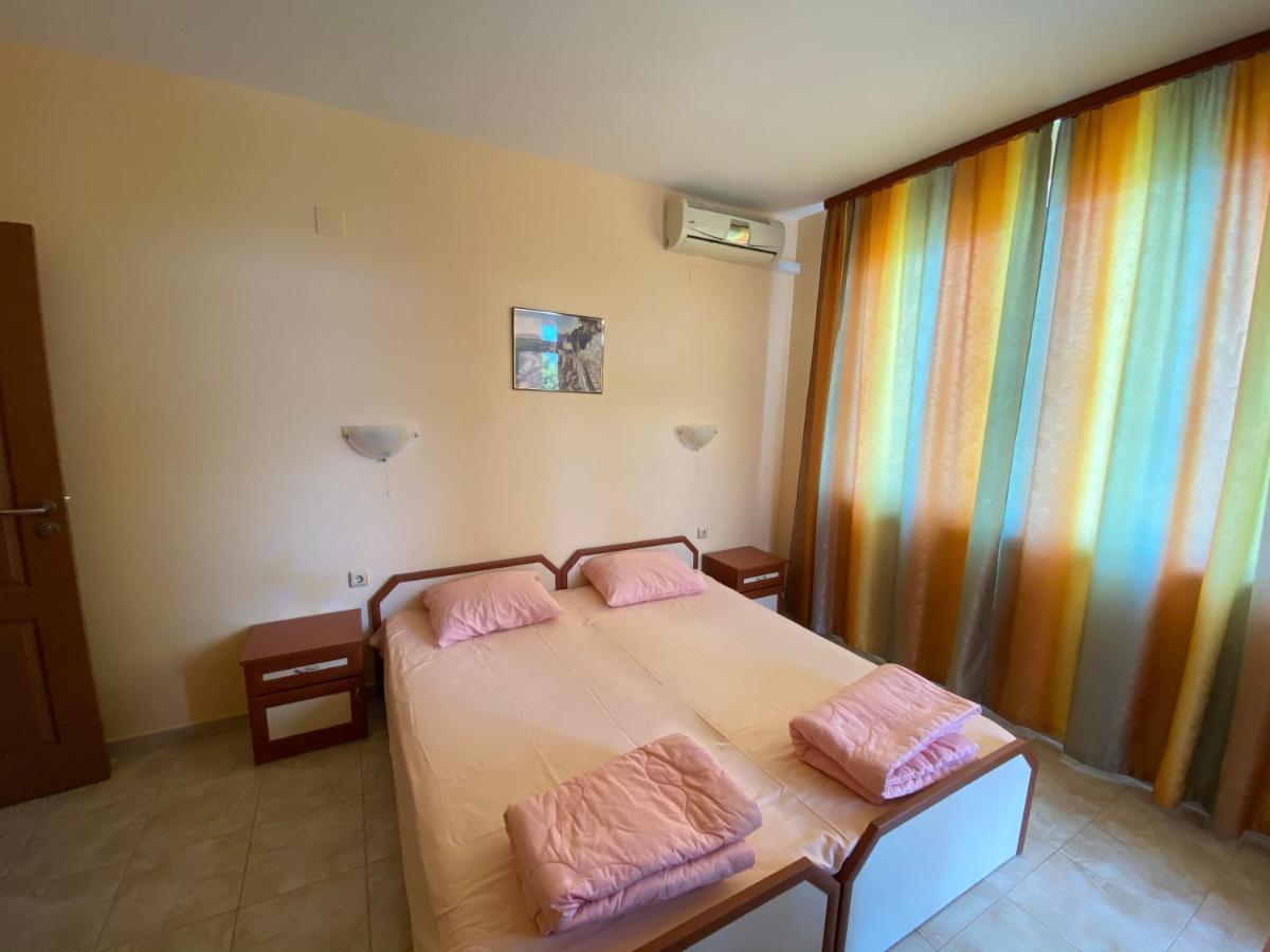 Sunny Guest House Ravda Exterior foto