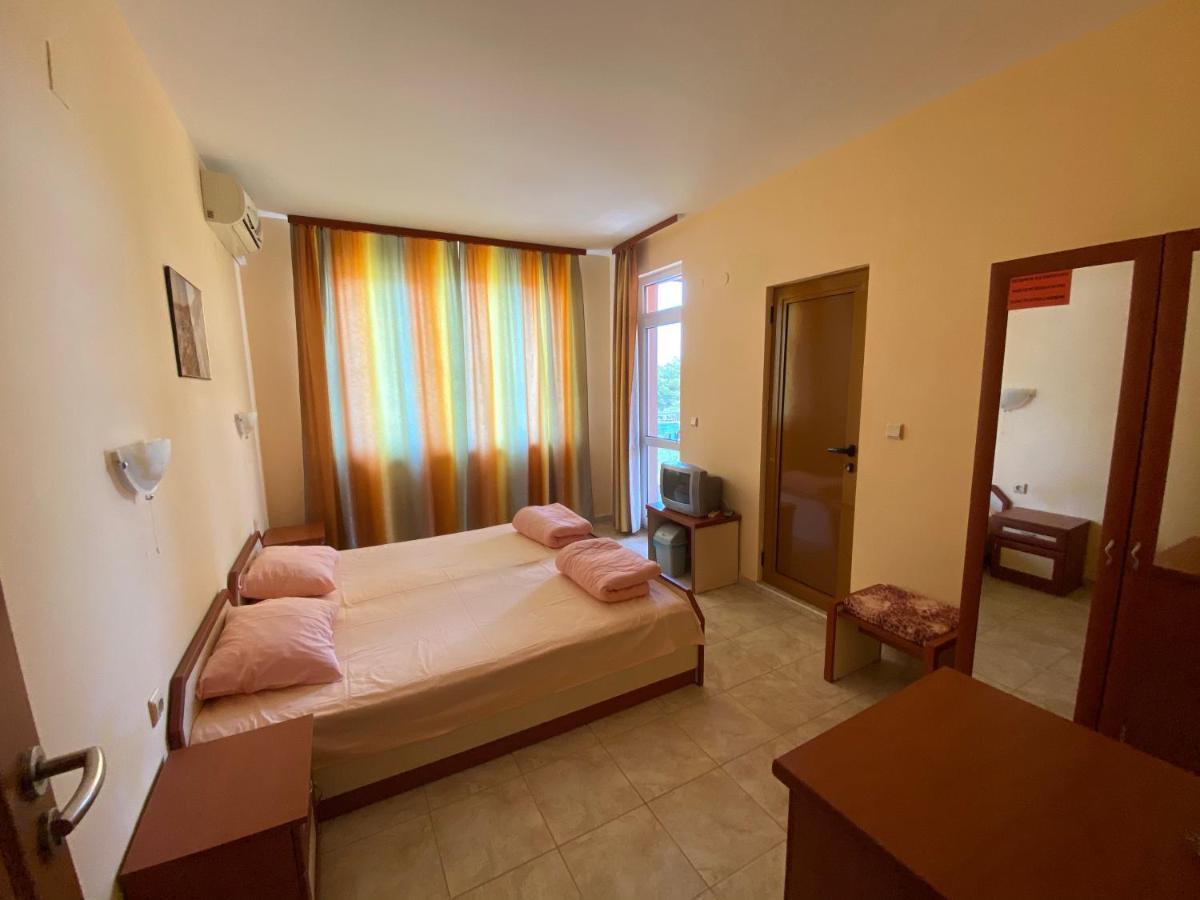 Sunny Guest House Ravda Exterior foto